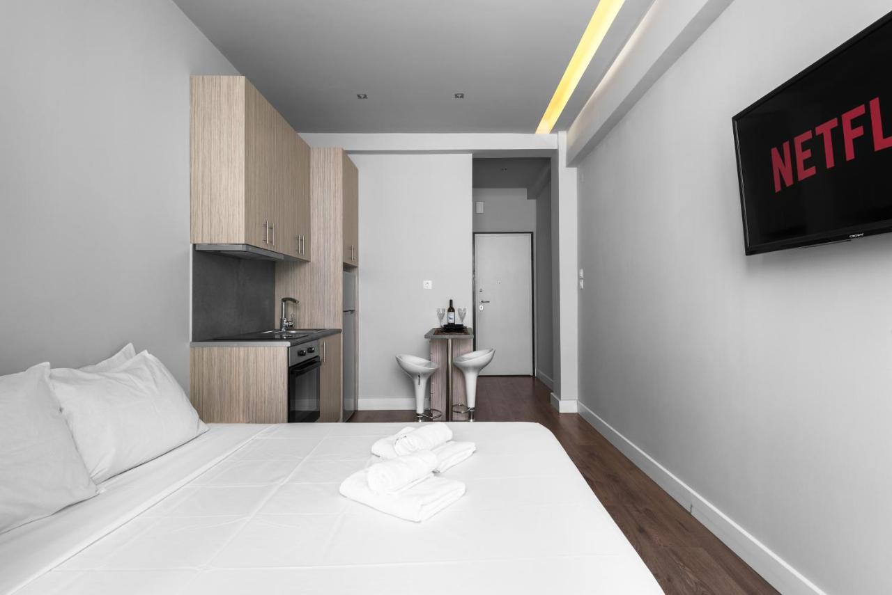 Upper Floor, The Luxury Suites Солун Екстериор снимка