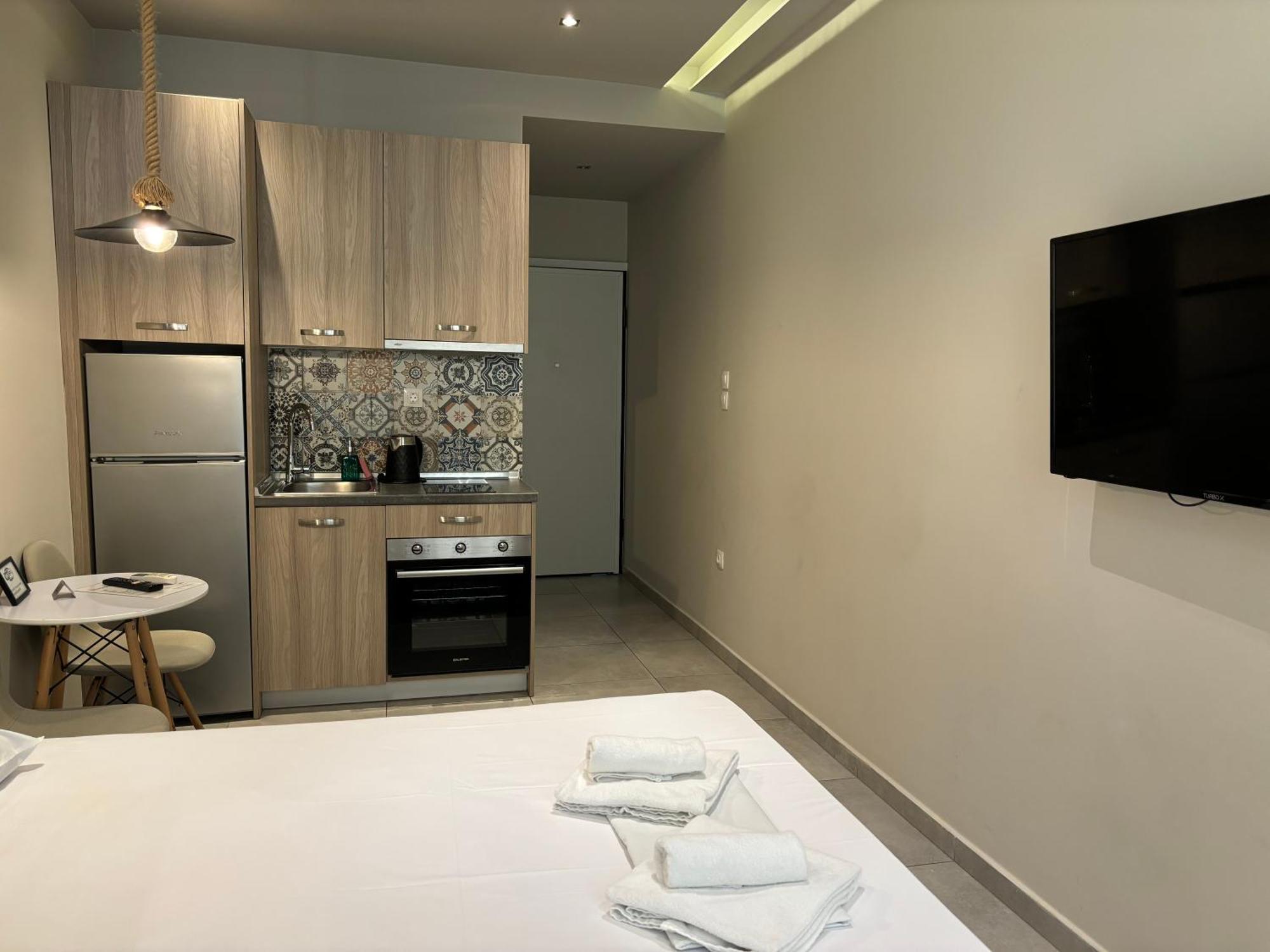 Upper Floor, The Luxury Suites Солун Екстериор снимка