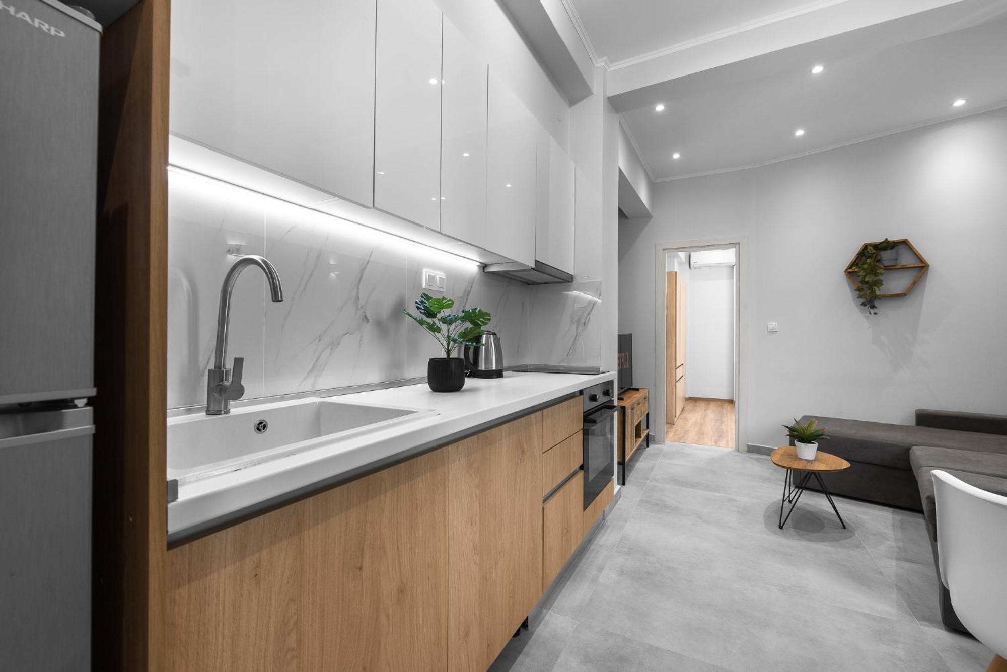 Upper Floor, The Luxury Suites Солун Екстериор снимка