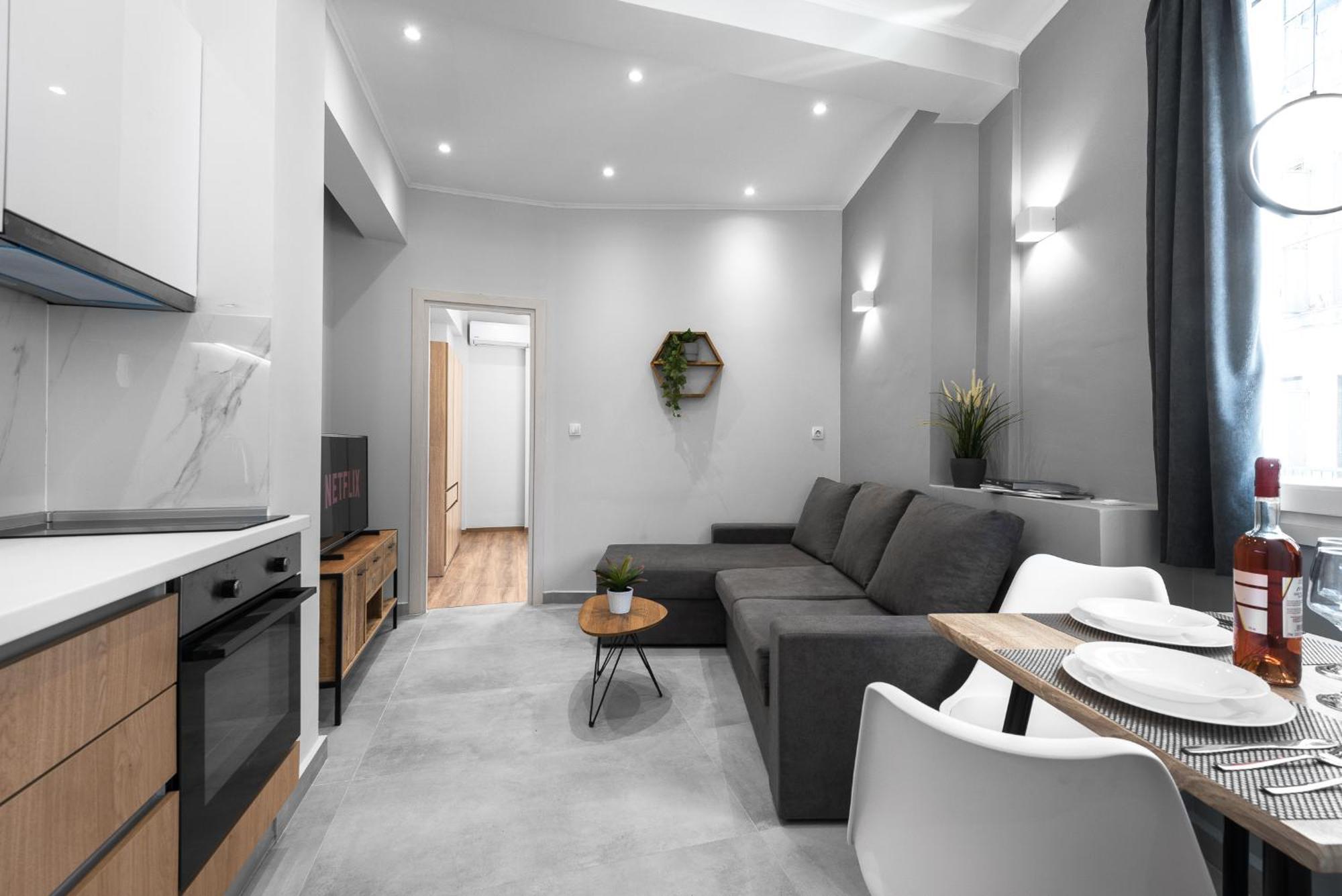 Upper Floor, The Luxury Suites Солун Екстериор снимка